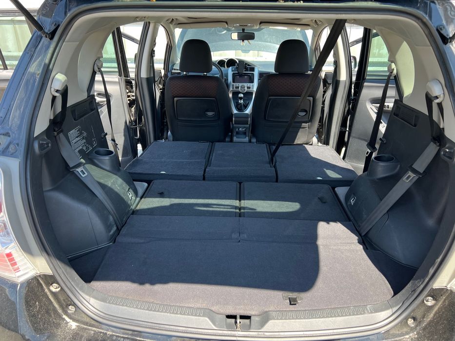 Продаж Toyota Verso 2011