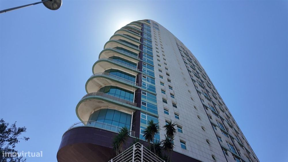 Duplex na Torre São Rafael com vista rio, 2 estacionamentos e arrecada