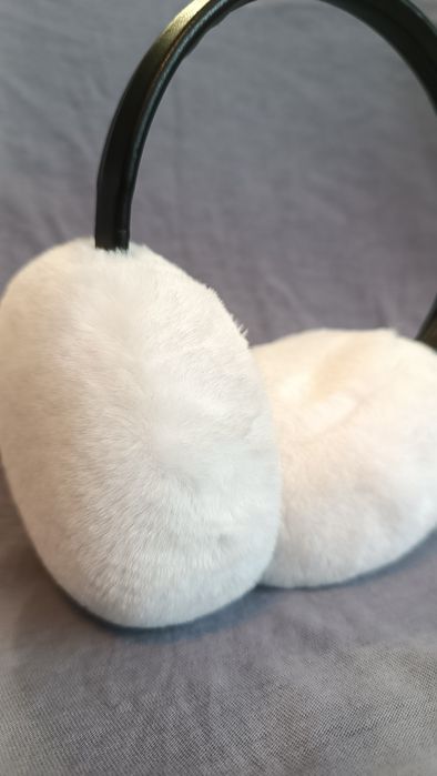 Меховые тёплые наушники белые