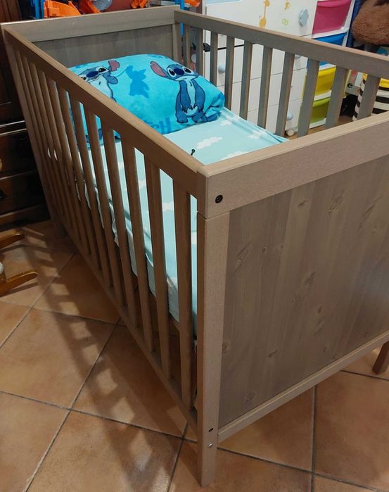 Berco e colchão ikea