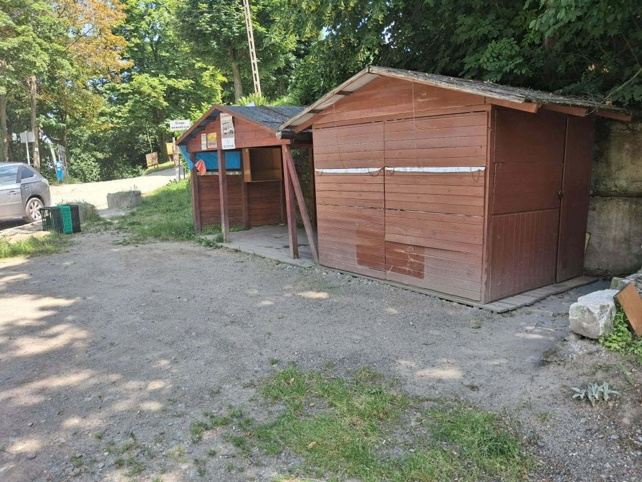 Sprzedam drewniany kiosk handlowy Srebnejj Górze  20 m2