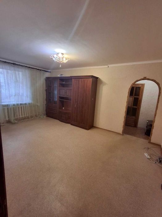 (13/4) Продам 1-кімнатну квартиру на вул. Небесної сотні/ Інглезі