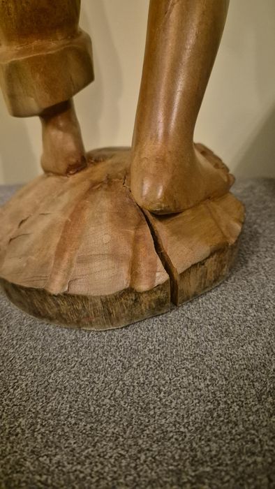 Bardzo duża drewniana figurka
