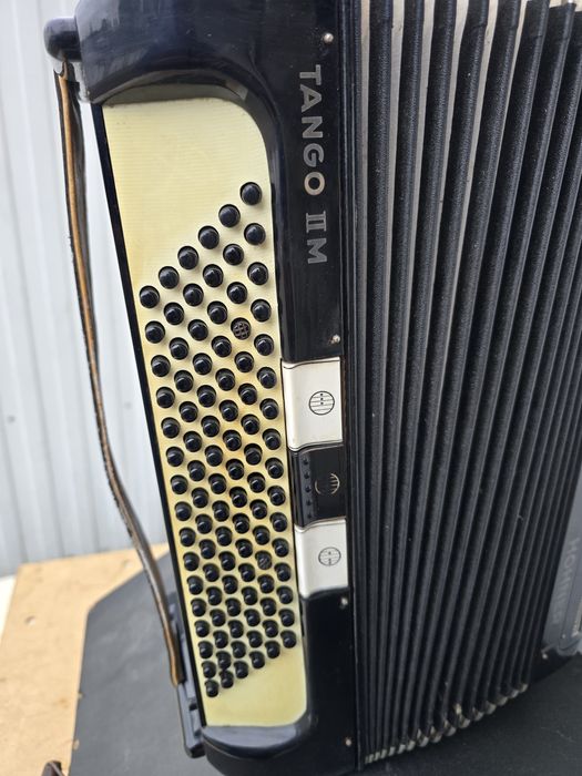 Akordeon Hohner Tango II M-96 basów