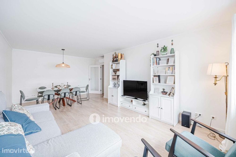 Apartamento T2 moderno, com estacionamento, na Alta de Lisboa