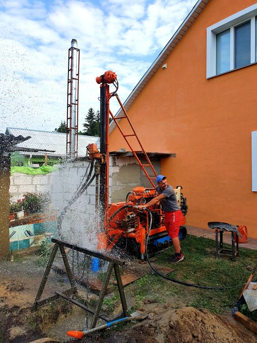 Буріння свердловин на воду камінь граніт малогабаритна бурение скважин