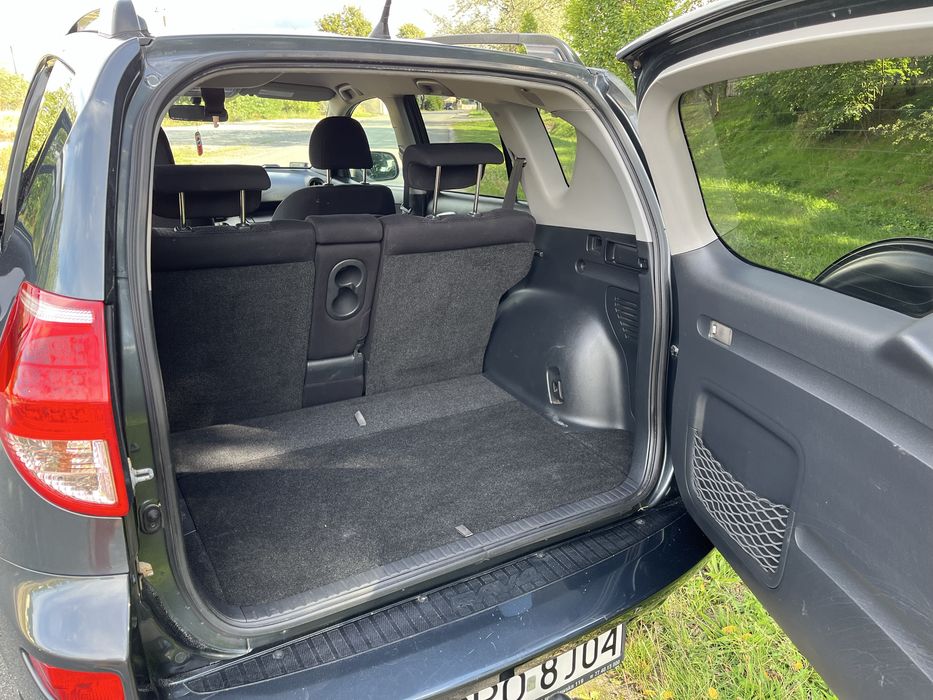 Toyota RAV4 terenówka  SUV 4x4 salon polska