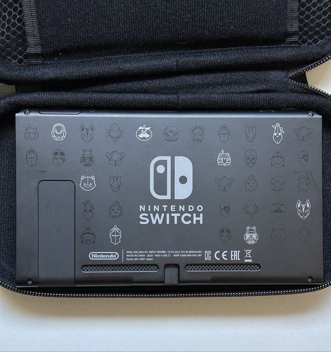 Nintendo Switch Edição Especial Fortnite + Super Mario Bros Wonder e Minecraft