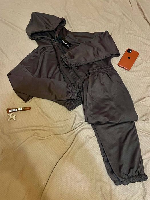 Жіночі спортивні костюми