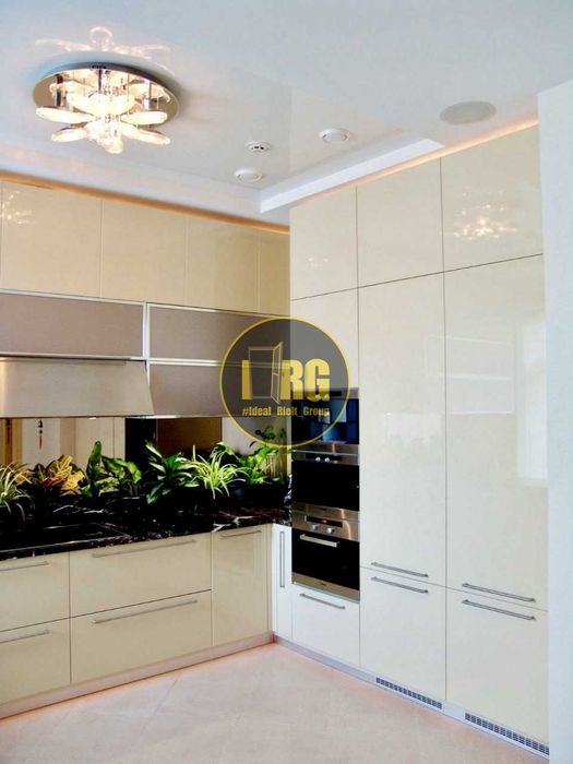 3К, 120м2, Левандовськог 5, Арсенальна,  Печерськ, Автономне опалення