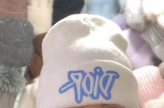 Продам новые шапки