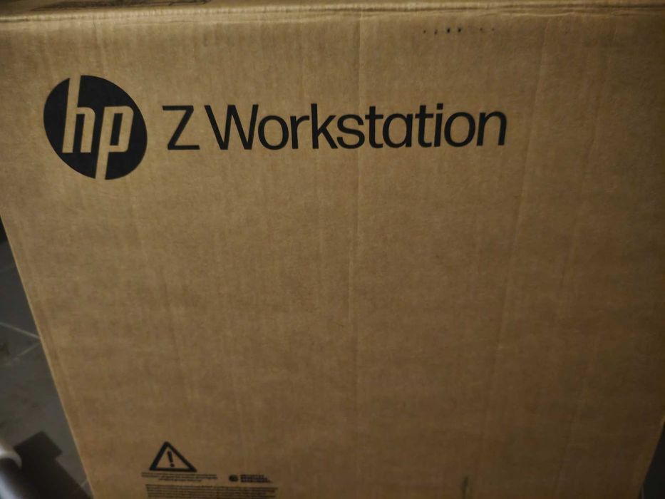 Workstation Profissional HP Z2 Tower G9 – i5-14500 | 32GB DDR5 ECC | 2TB SSD | Praticamente Nova