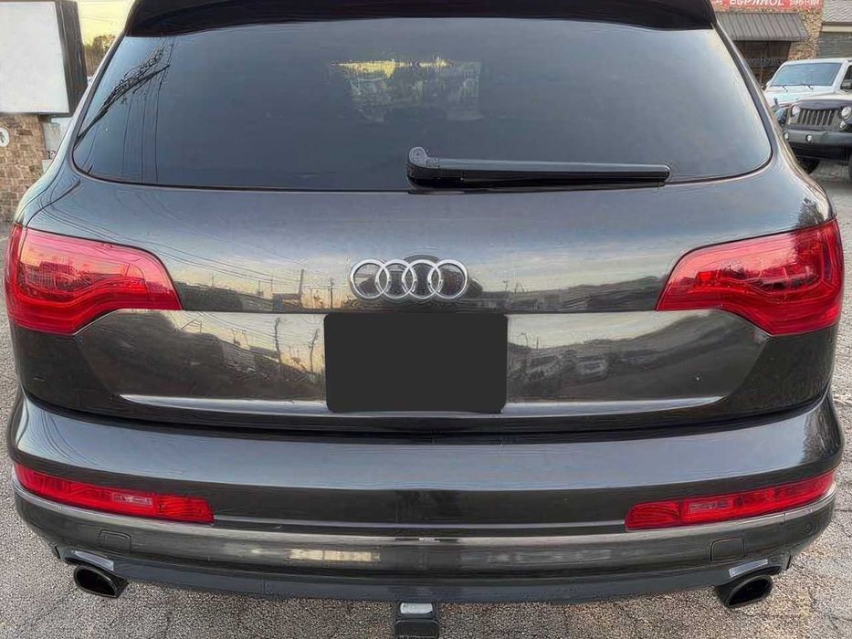 Audi Q7      2015