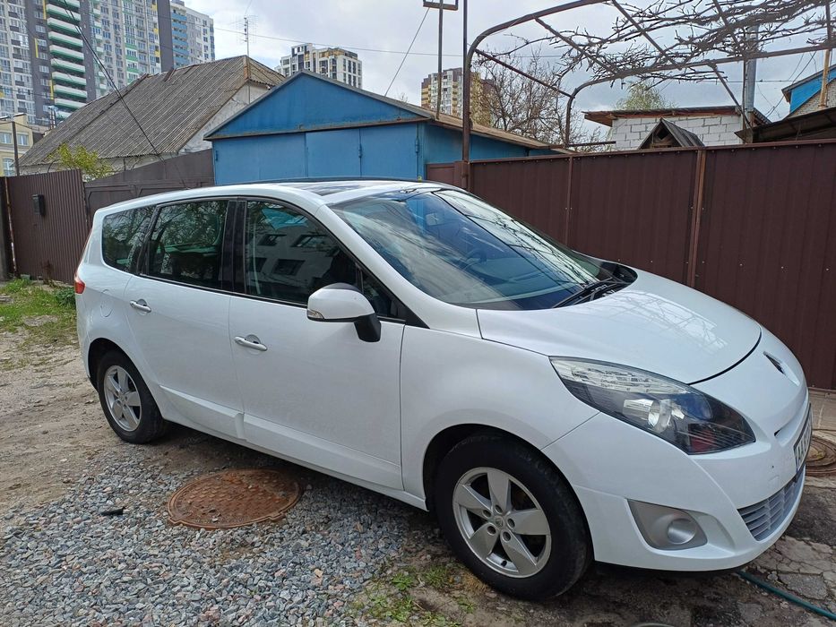 Renault Grand Scenic 2011