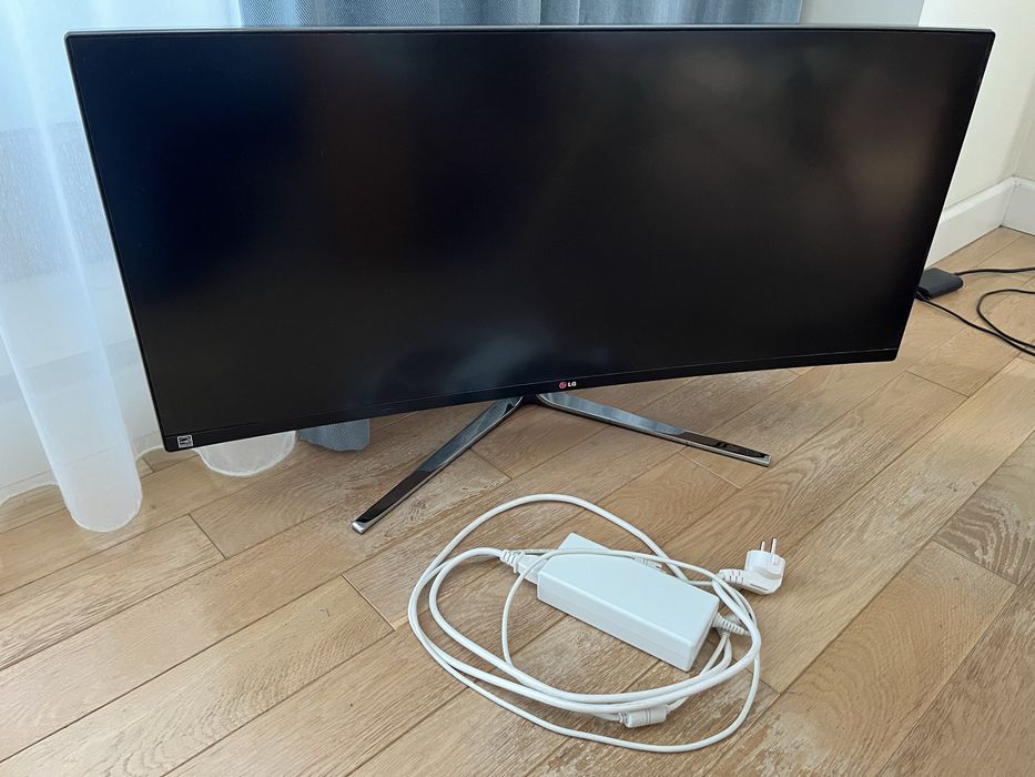 LG 34UC97-S curved 34” IPS LED 3440x1440 Ultrwide Thunderbolt 2 Mac