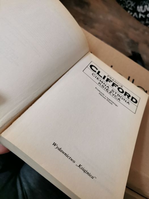 Ciemna strona księżyca Francis Clifford