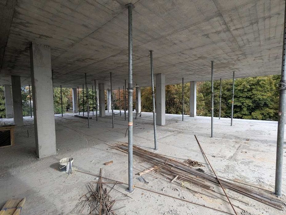 Продамо 2 поверх БЦ на бульварі Шевченка 178