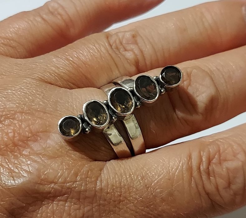 Piękny srebrny pierścionek kwarc dymny/topaz