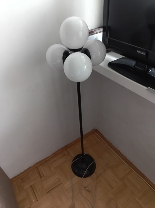 Lampa podłogowa 4-punktowa vintage/PRL – mleczne kule