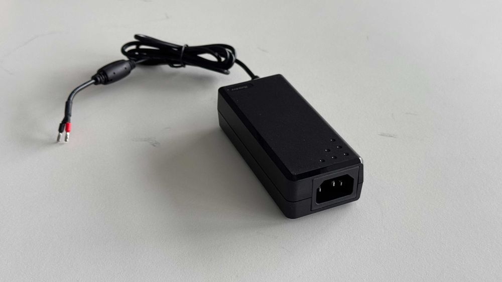 Transformador HuntKey (12.0V - 5.0A - 60W) - NOVO