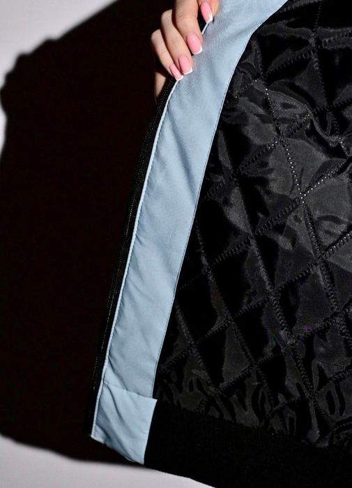 Жіноча демісезонна куртка з утеплювачем