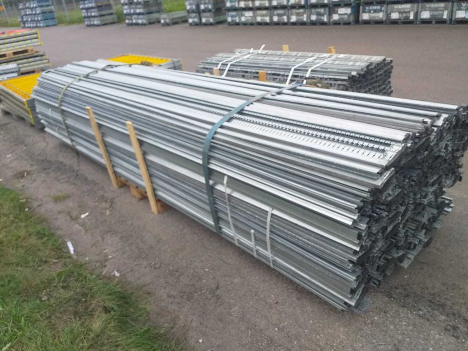 Regały rolkowe na pojemniki około 35m na 4.5m Faktura vat cena brutto