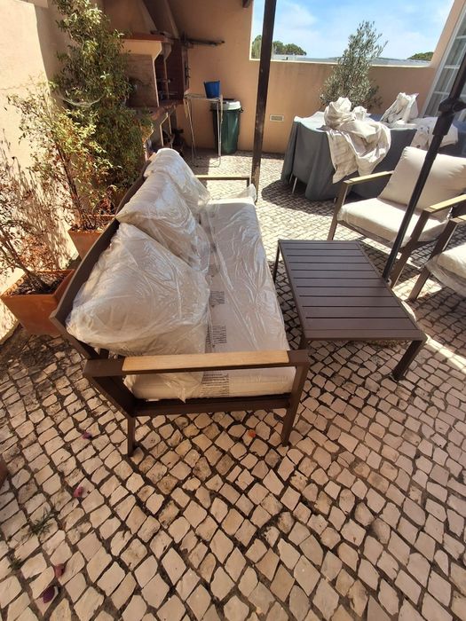 Sofás de jardim com almofadas