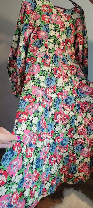 Sprzedam śliczną sukienkę