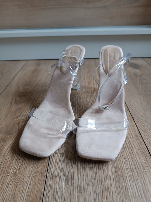 Transparentne sandały na obcasie rozmiar 45