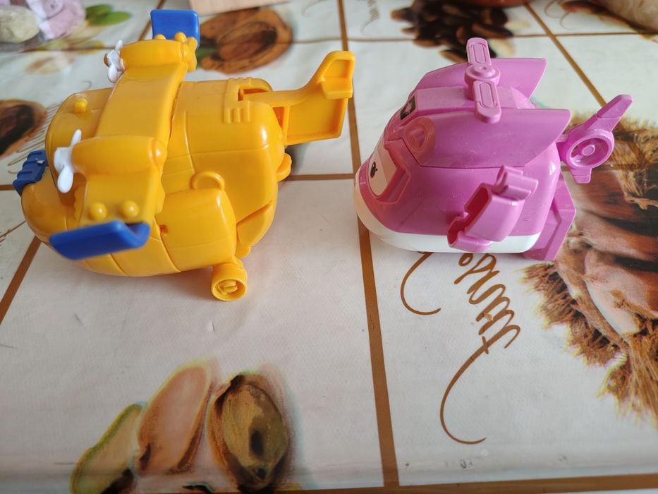 Іграшки Доні, Діззі, та зайченята та котята