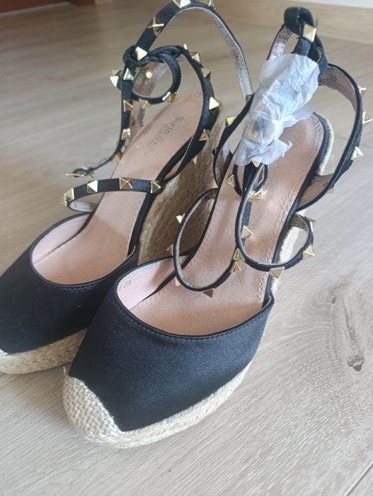 Buty na koturnie 39