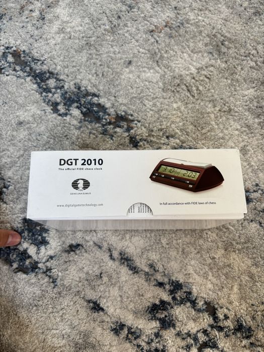 Profesjonalny Elektroniczny Zegar Szachowy DGT 2010