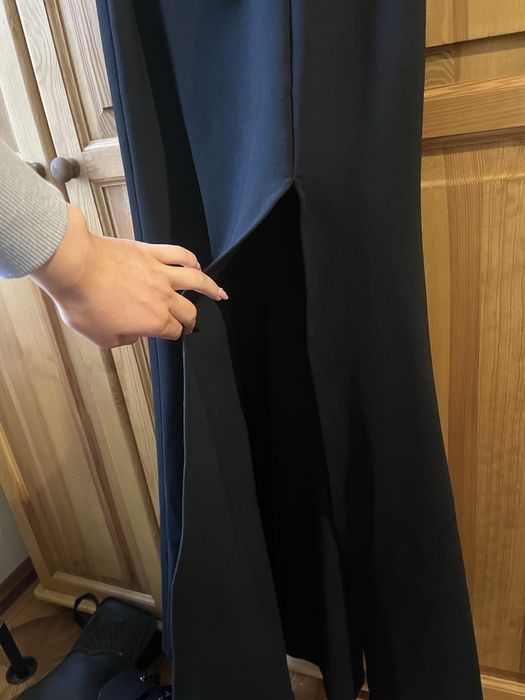 Czarna sukienka wieczorowa