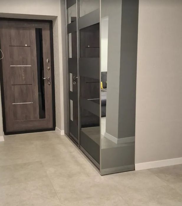 Продаж 2к квартири 72 кв. м на вул. Гнатюка Академіка