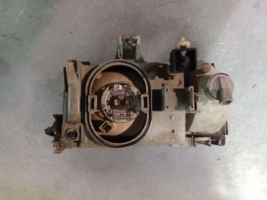 ÓTICA / FAROL RENAULT CLIO I - ESQUERDO / DIREITO