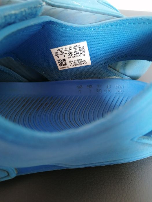 Buty adidas sandały