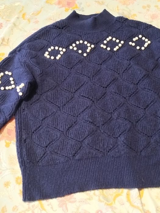 Granatowy sweter z perłami pól golf Savida  40 L