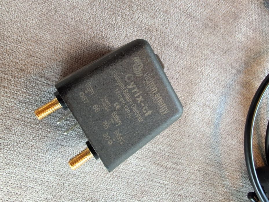 Separator akumulatorów Cyrix-ct 12/24 -120A