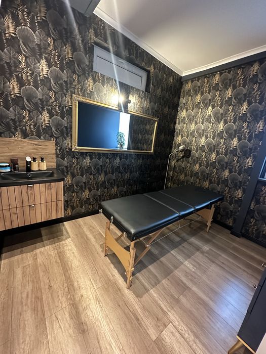 Odstąpie  działający salon