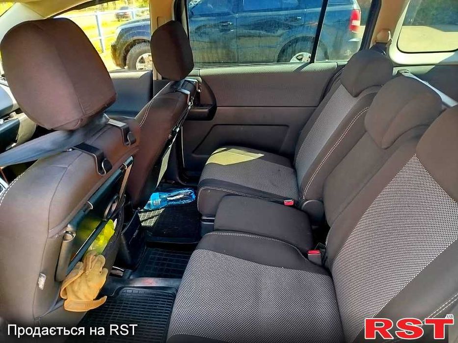 Продам гарний автомобиль Mazda 5