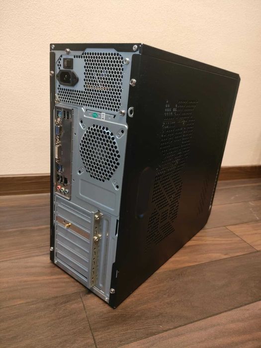 Komputer stacjonarny AMD 8GB RAM SSD Windows 10