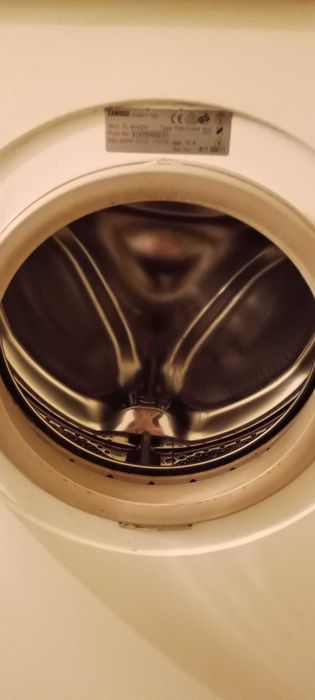 Продам пральну машинку Zanussi (32 см)