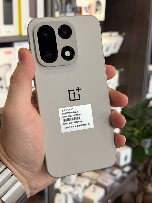 Смартфон OnePlus 15 12/16/256/512/1GB/T Black, Sand, 1 рік гар