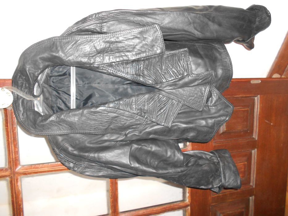 Casaco bolero em pele vintage