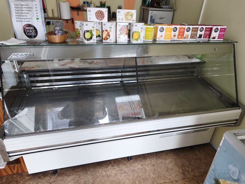 Холодильна вітрина