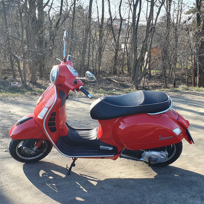 Piaggio Vespa GTS Super 125cm³  Piękna Czerwona OSA