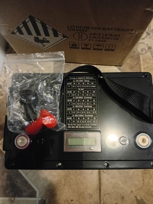 Акамулятор 12vLIFePO4 100Ah брав для себе.