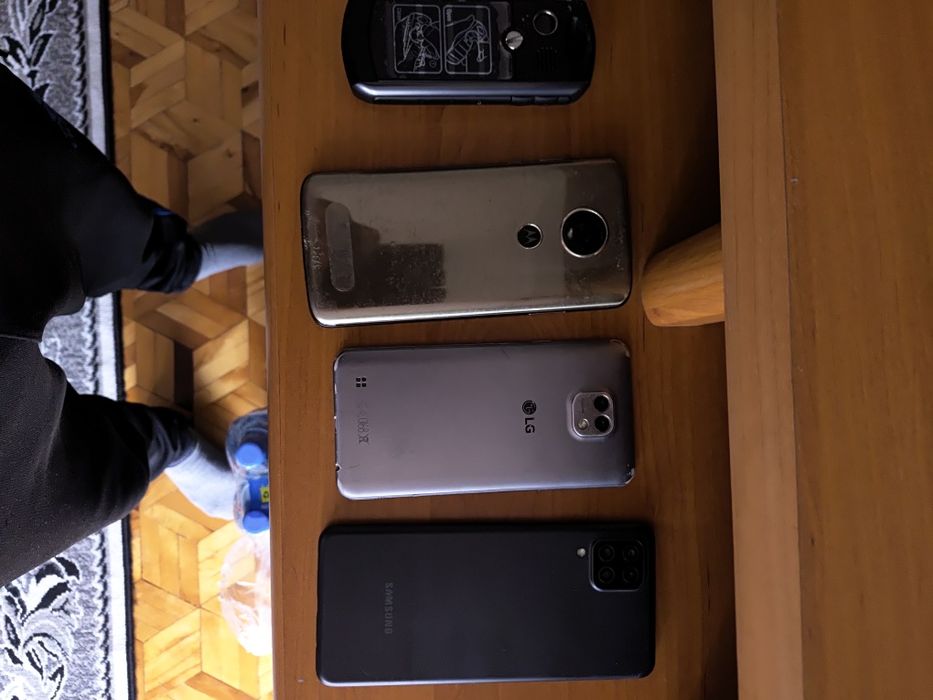 Sprzedam telefony (samsung galaxy A12,LG xcam,motorola E5 moto plus