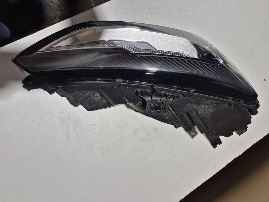 Lampa przód prawa Audi A4 B9 lift. 8W0.941.012