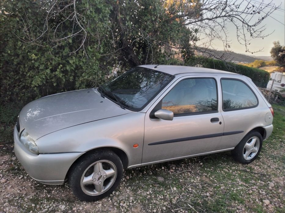 Vendo Ford Fiesta Techno 1.1 a gasolina, 3 portas.